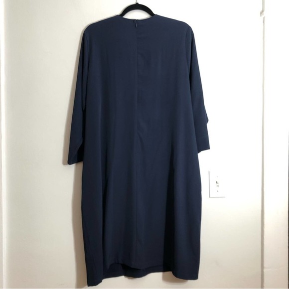 Universal Standard Premier Dress - Picture 3 of 9